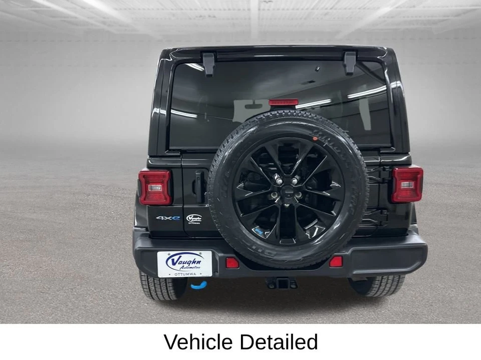 2022 Jeep JL Wrangler - Image 11 of 12