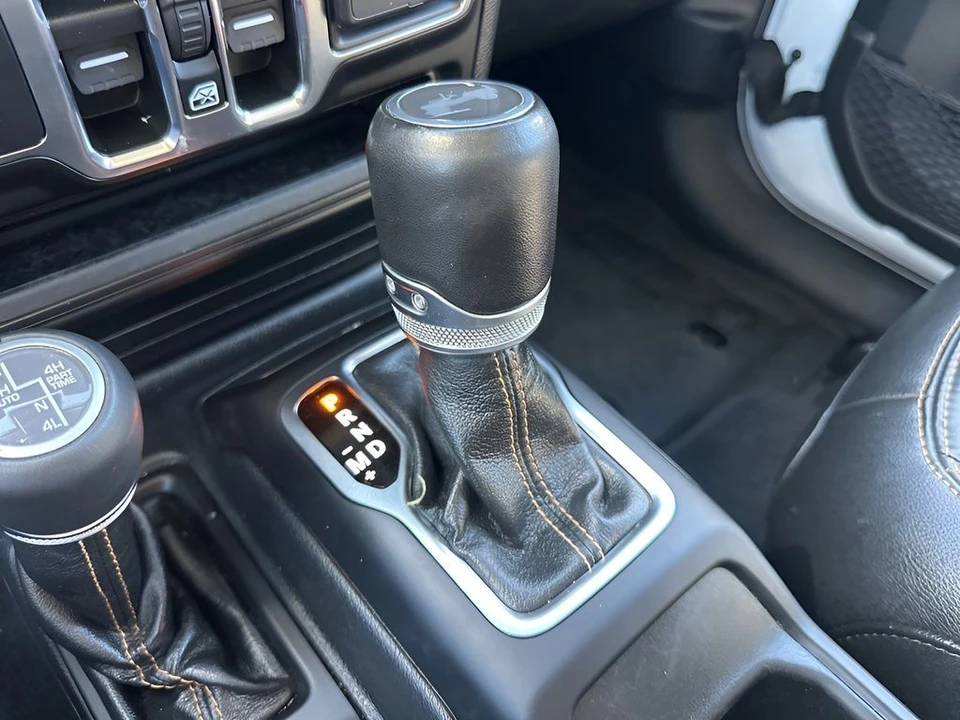 2022 Jeep JL Wrangler - Image 15 of 21