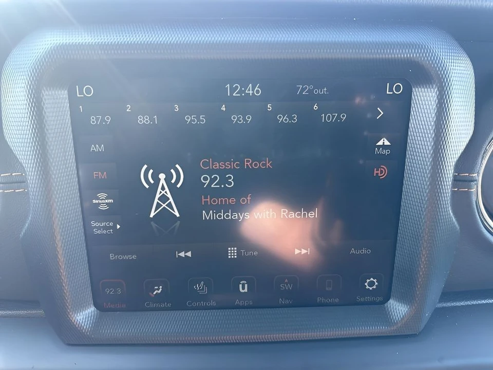 2022 Jeep JL Wrangler - Image 16 of 21
