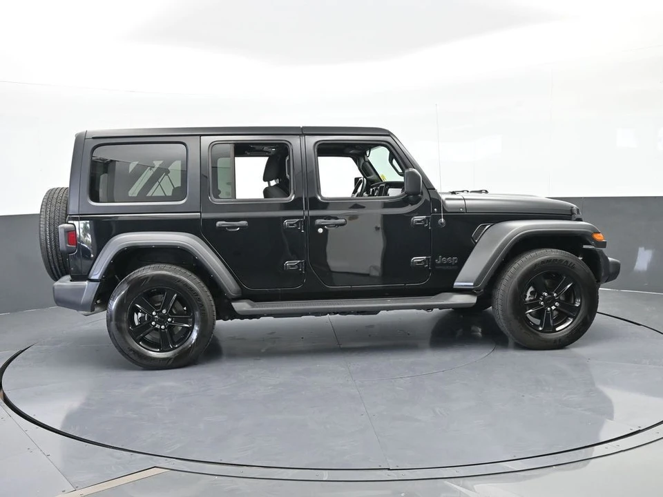 2022 Jeep JL Wrangler - Image 7 of 12