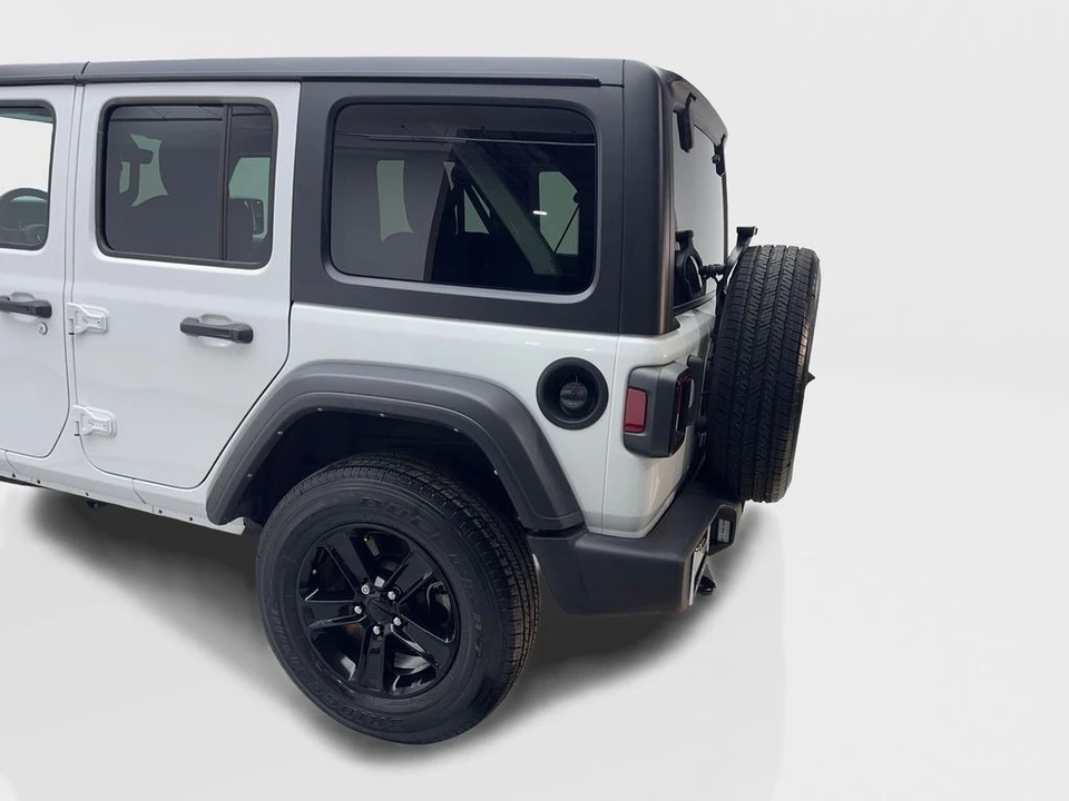 2022 Jeep JL Wrangler - Image 19 of 21