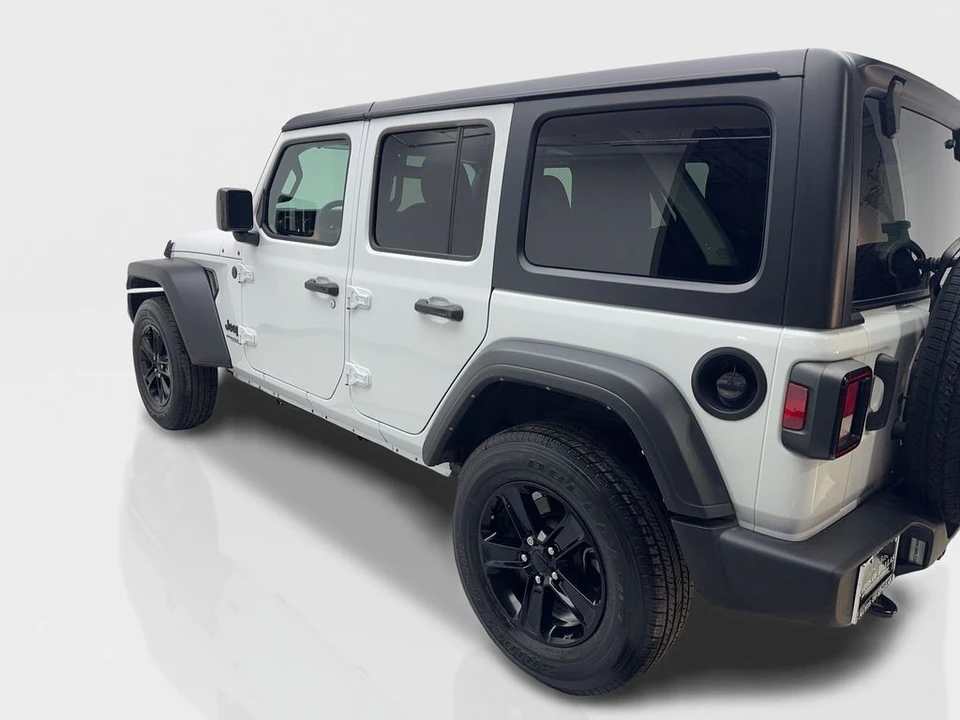 2022 Jeep JL Wrangler - Image 14 of 21
