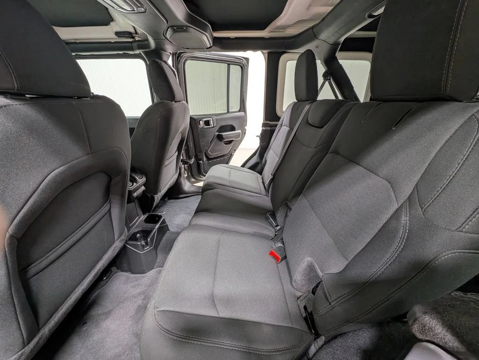 2022 Jeep JL Wrangler - Image 13 of 24