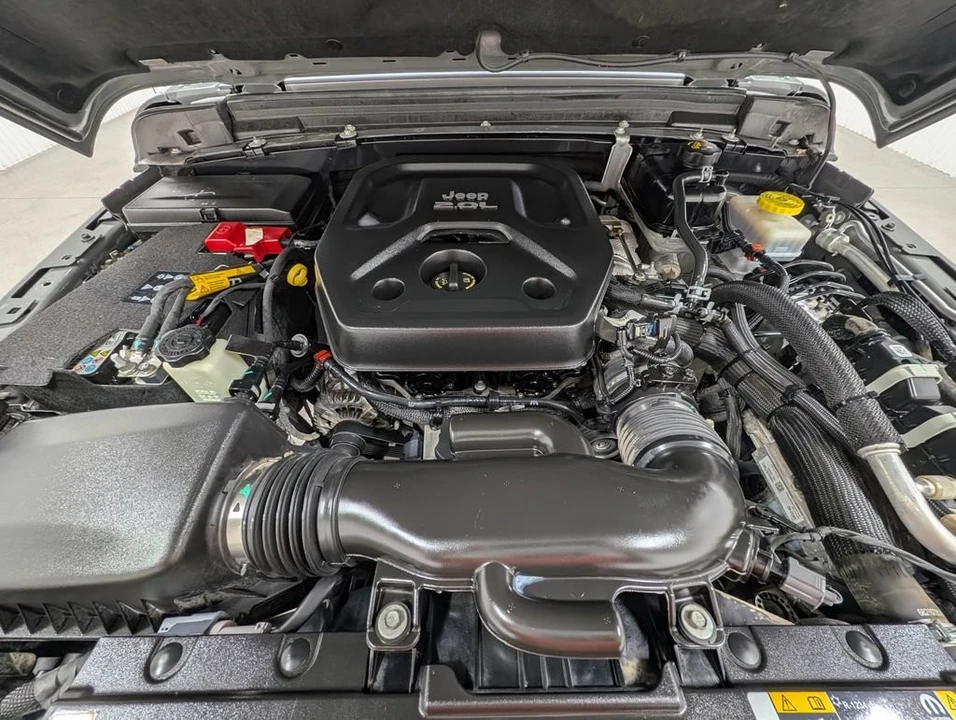 2022 Jeep JL Wrangler - Image 23 of 24