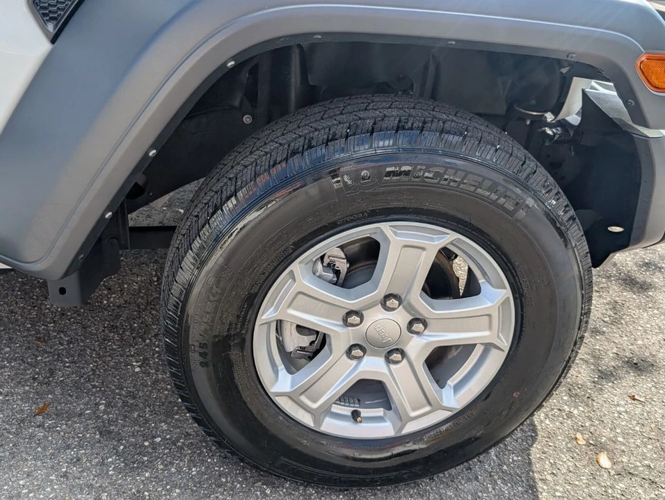 2022 Jeep JL Wrangler - Image 18 of 21