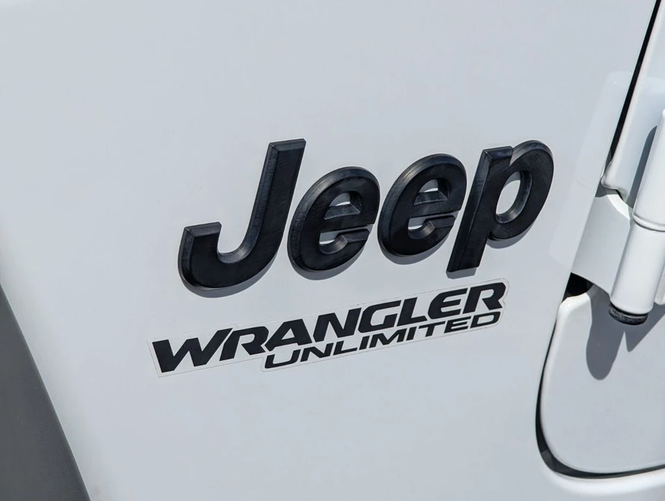 2022 Jeep JL Wrangler - Image 11 of 21