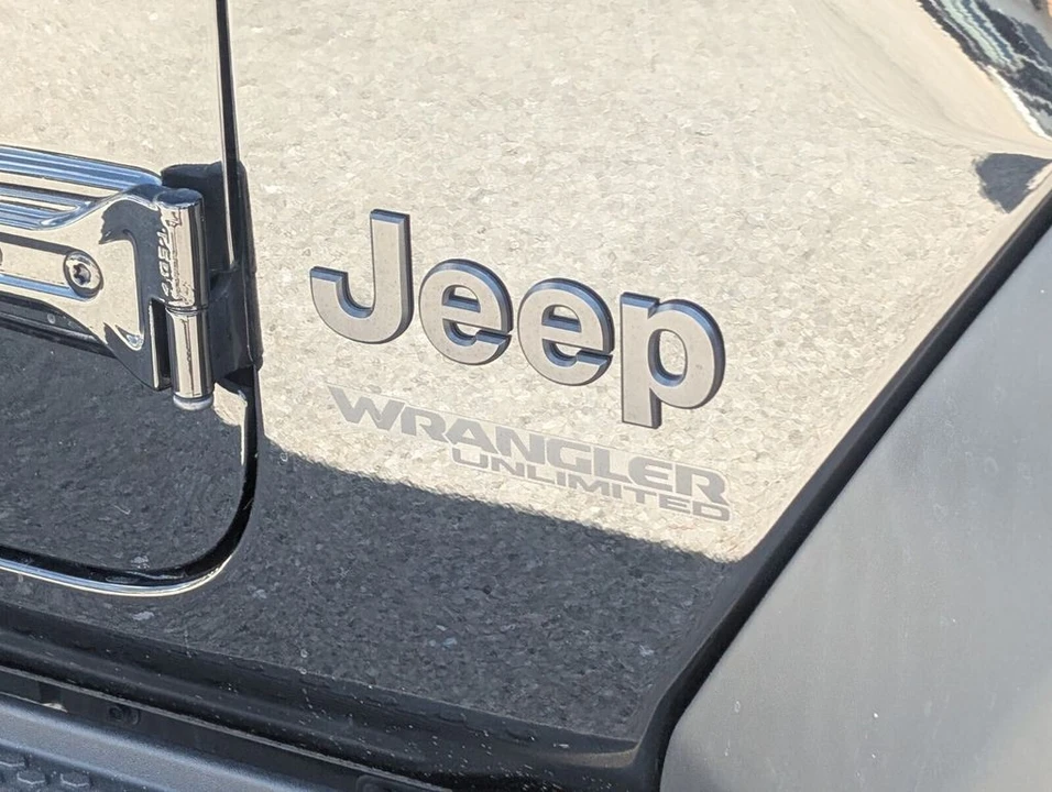 2022 Jeep JL Wrangler - Image 10 of 21