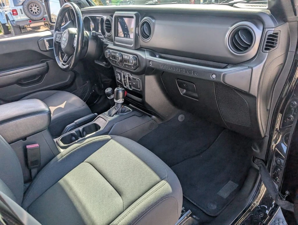 2022 Jeep JL Wrangler - Image 17 of 21