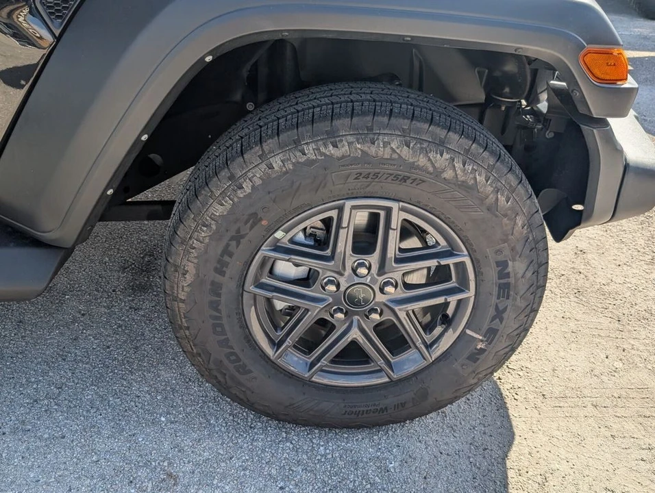 2022 Jeep JL Wrangler - Image 19 of 21