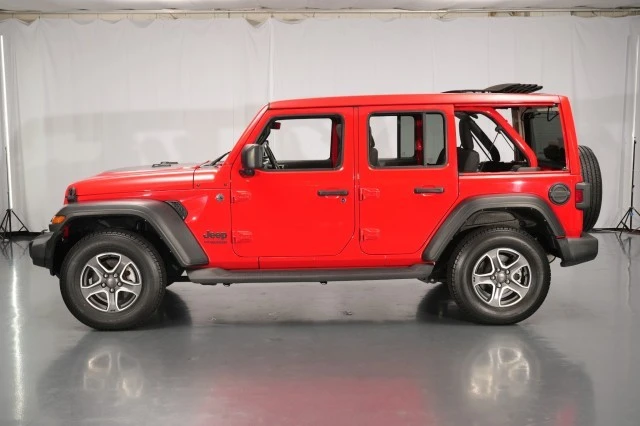 2022 Jeep JL Wrangler - Image 2 of 31