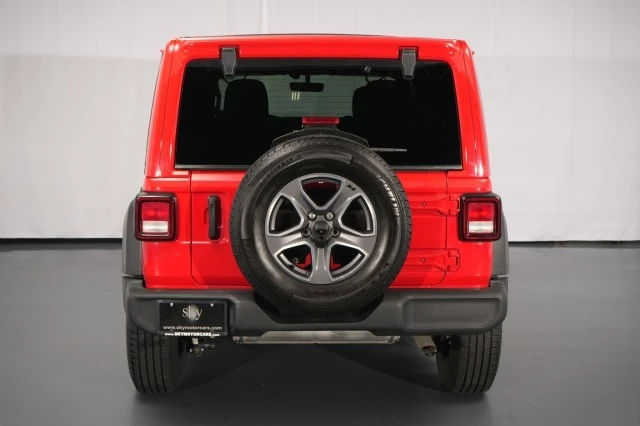 2022 Jeep JL Wrangler - Image 16 of 31