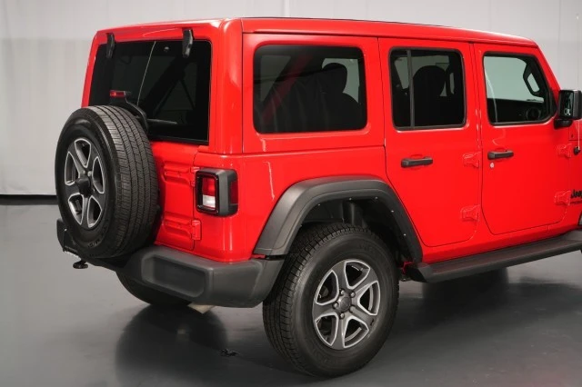 2022 Jeep JL Wrangler - Image 15 of 31