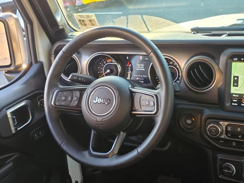 2022 Jeep JL Wrangler - Image 16 of 20