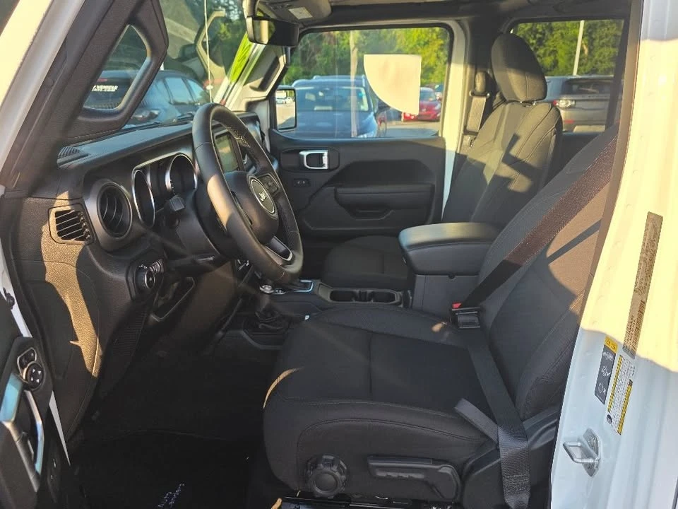 2022 Jeep JL Wrangler - Image 19 of 20