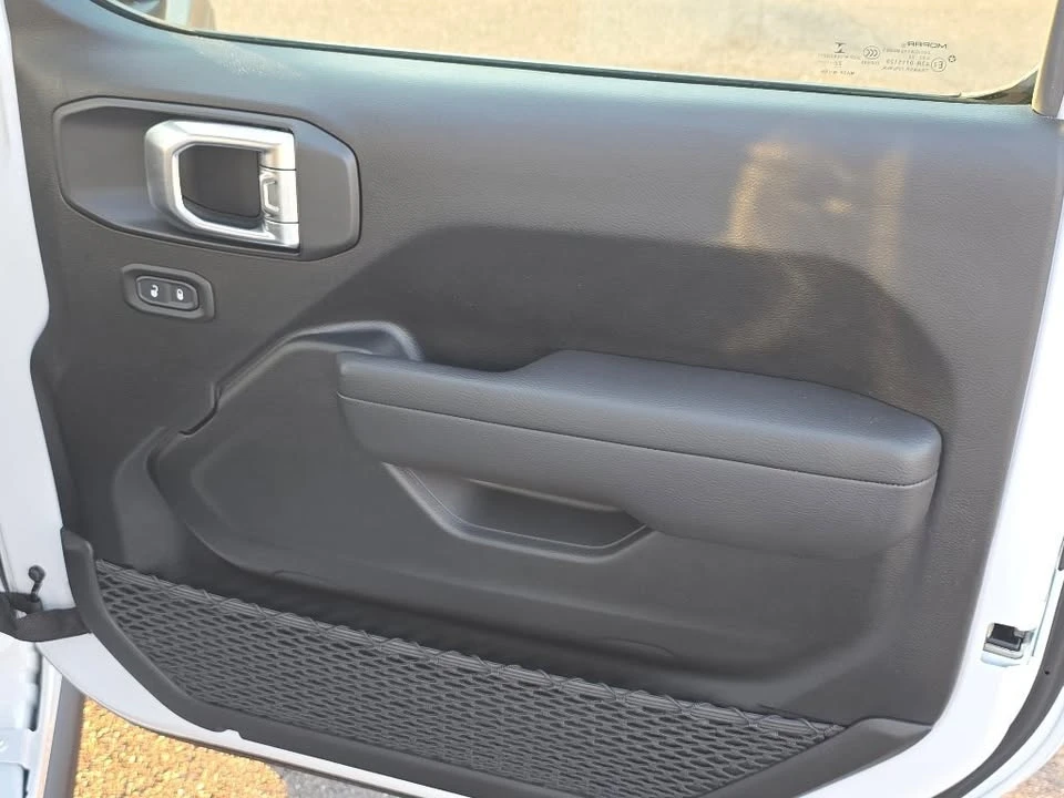 2022 Jeep JL Wrangler - Image 11 of 20