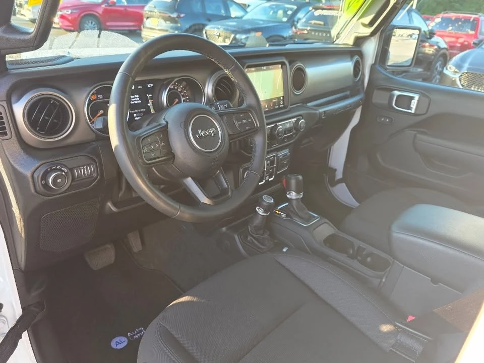 2022 Jeep JL Wrangler - Image 18 of 20