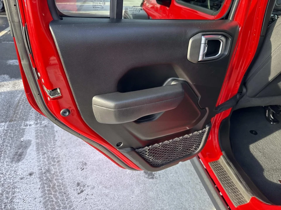 2022 Jeep JL Wrangler - Image 17 of 21