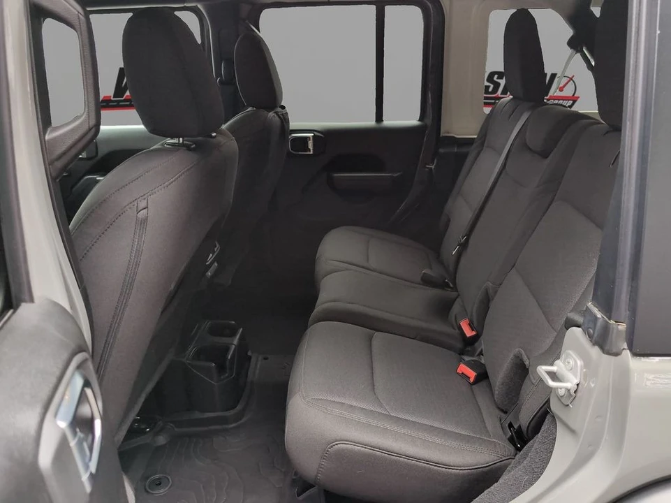 2022 Jeep JL Wrangler - Image 10 of 12