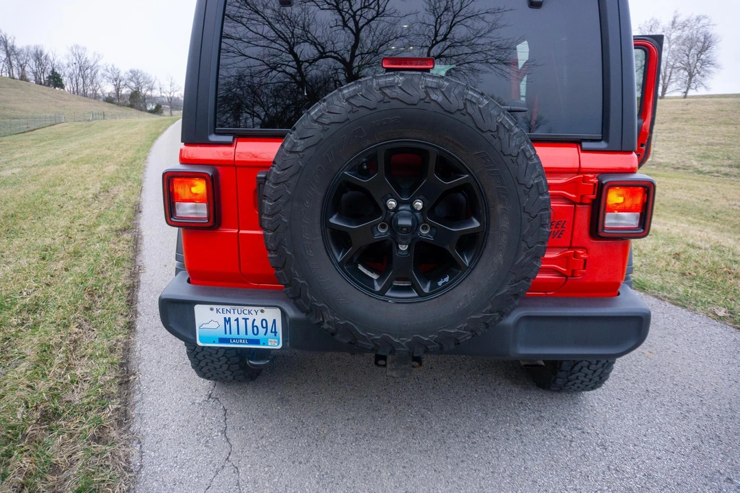 2022 Jeep JL Wrangler - Image 19 of 31