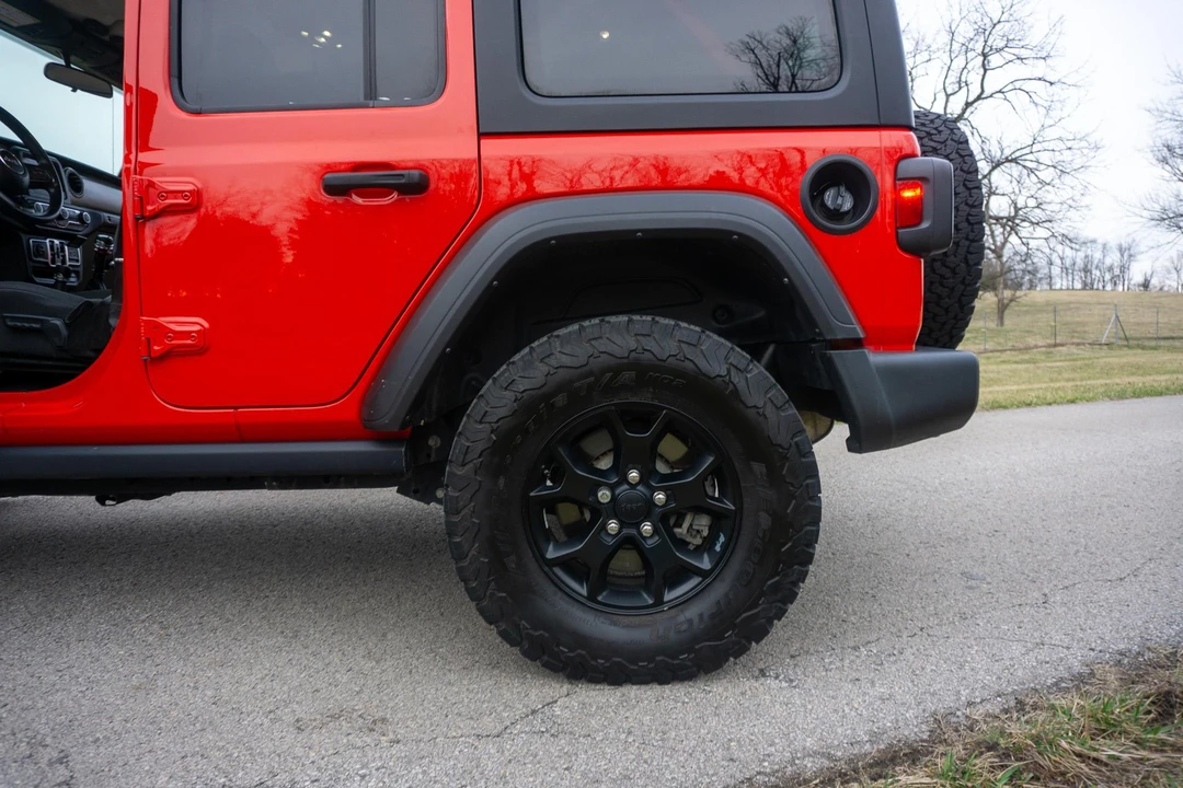 2022 Jeep JL Wrangler - Image 23 of 31