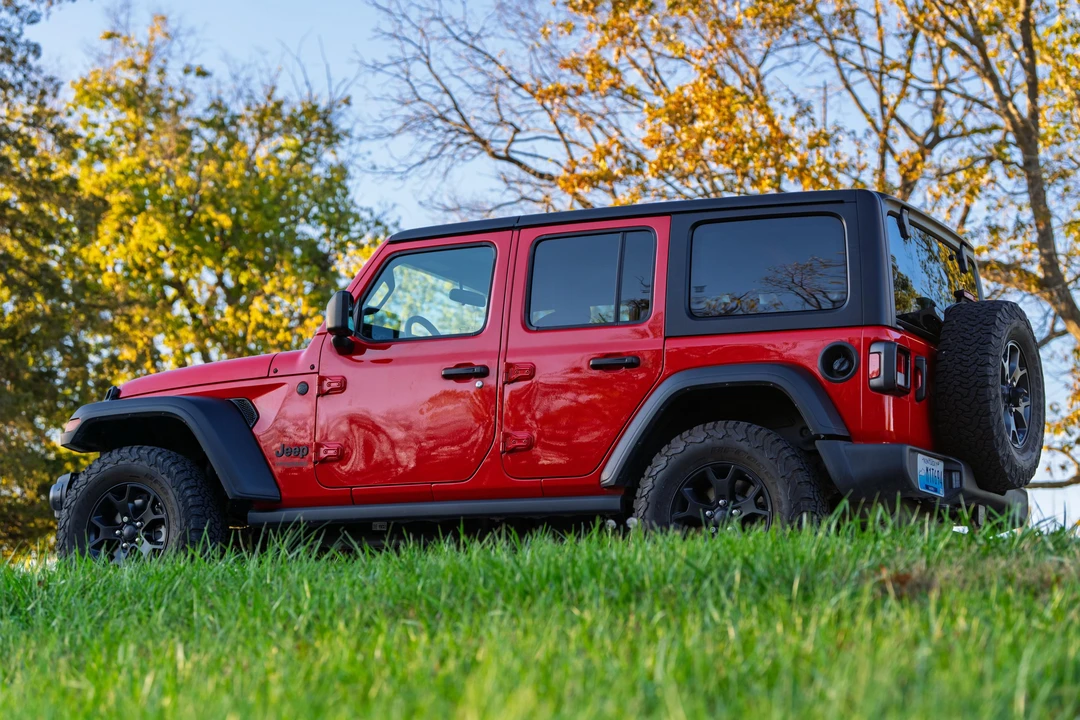 2022 Jeep JL Wrangler - Image 12 of 31