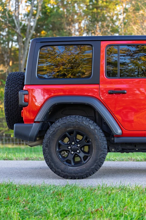 2022 Jeep JL Wrangler - Image 25 of 31