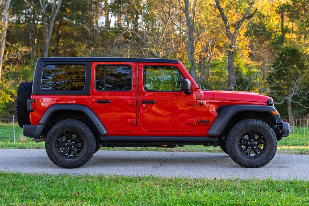 2022 Jeep JL Wrangler - Image 16 of 31
