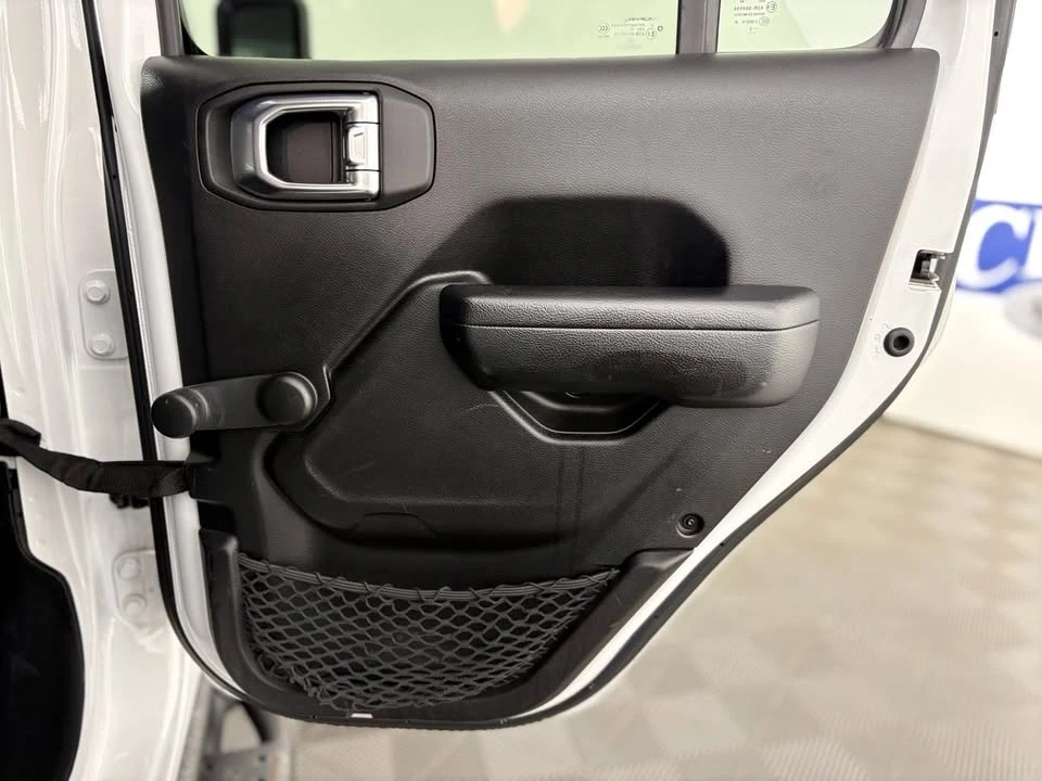 2022 Jeep JL Wrangler - Image 19 of 20