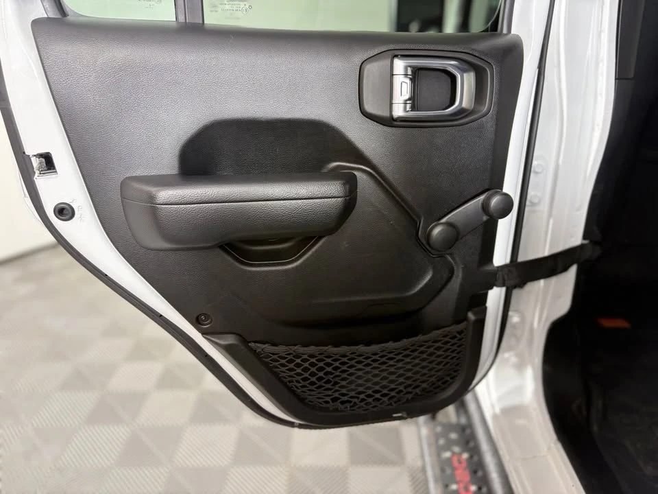 2022 Jeep JL Wrangler - Image 15 of 20