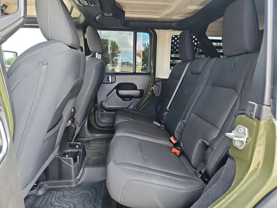 2022 Jeep JL Wrangler - Image 11 of 12