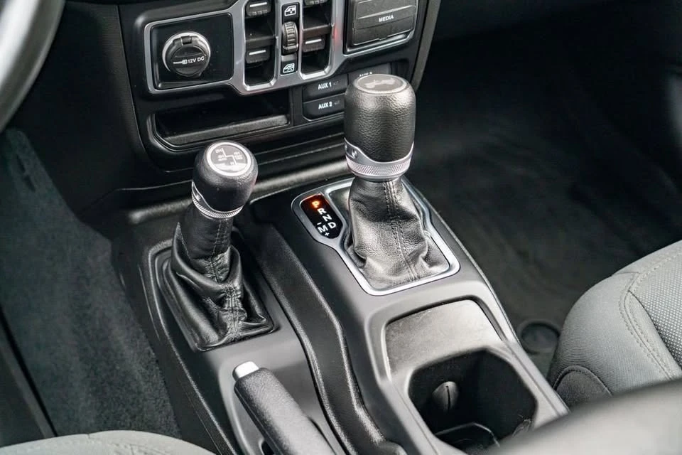 2022 Jeep JL Wrangler - Image 18 of 20