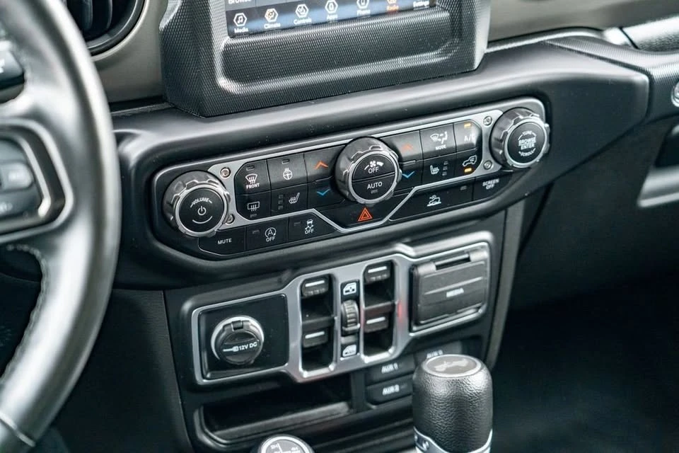 2022 Jeep JL Wrangler - Image 17 of 20