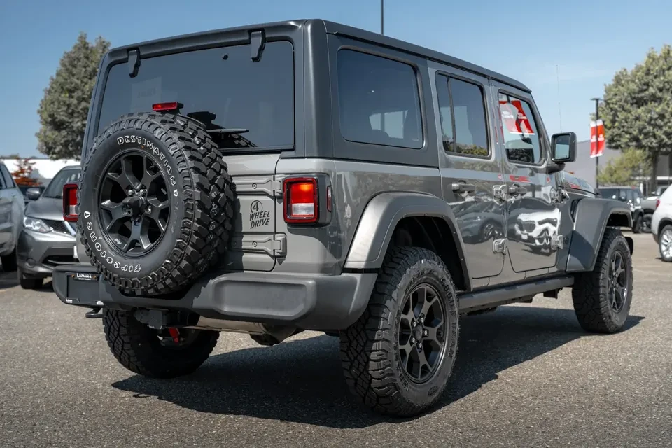 2022 Jeep JL Wrangler - Image 7 of 15