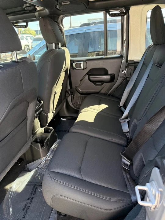 2022 Jeep JL Wrangler - Image 7 of 7