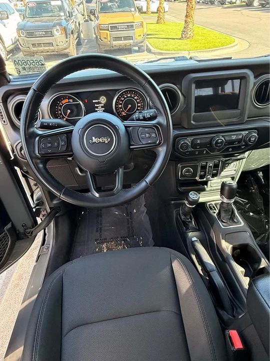 2022 Jeep JL Wrangler - Image 5 of 7