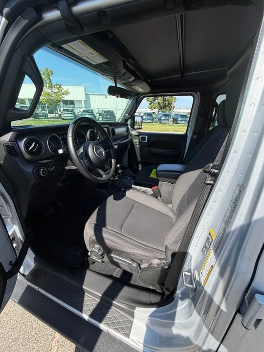 2022 Jeep JL Wrangler - Image 9 of 12