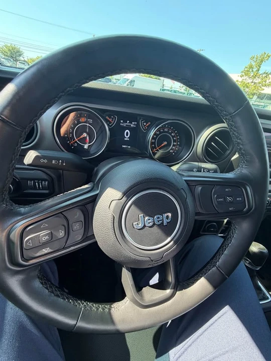 2022 Jeep JL Wrangler - Image 5 of 12