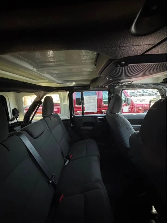 2022 Jeep JL Wrangler - Image 6 of 6
