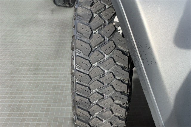 2022 Jeep JL Wrangler - Image 11 of 12