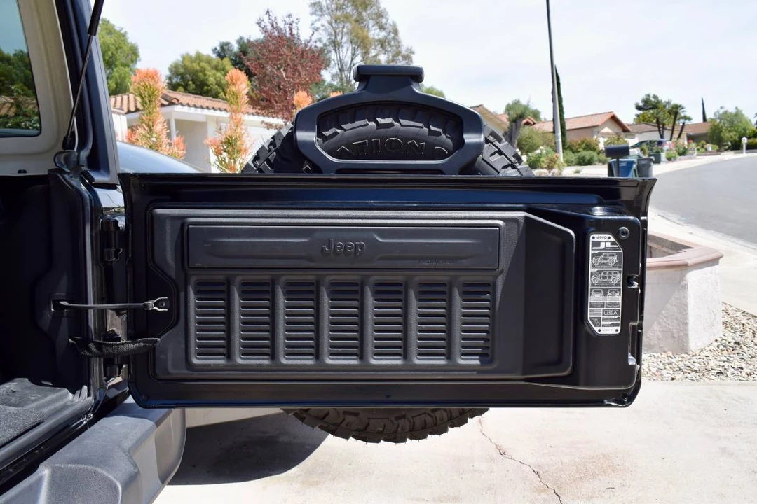 2022 Jeep JL Wrangler - Image 13 of 14