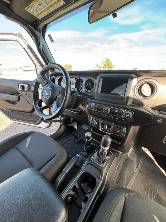 2022 Jeep JL Wrangler - Image 11 of 15