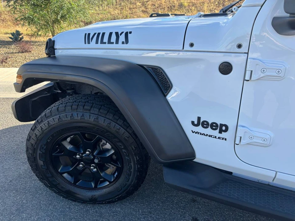 2022 Jeep JL Wrangler - Image 3 of 15