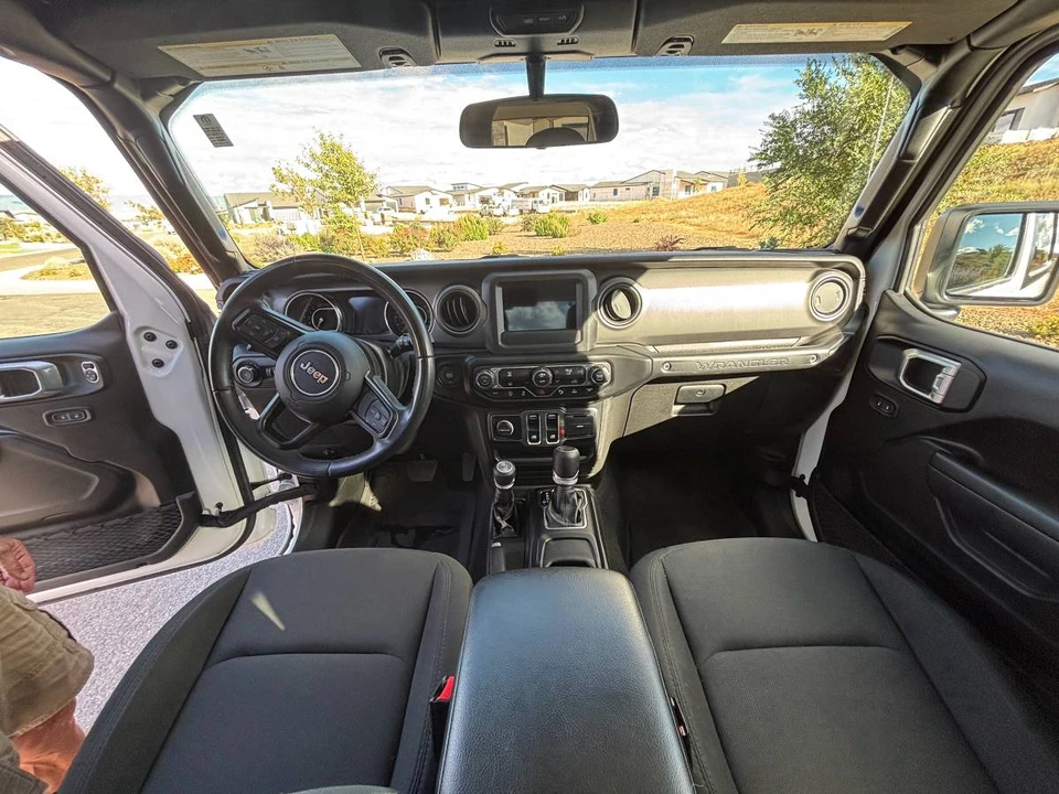 2022 Jeep JL Wrangler - Image 13 of 15