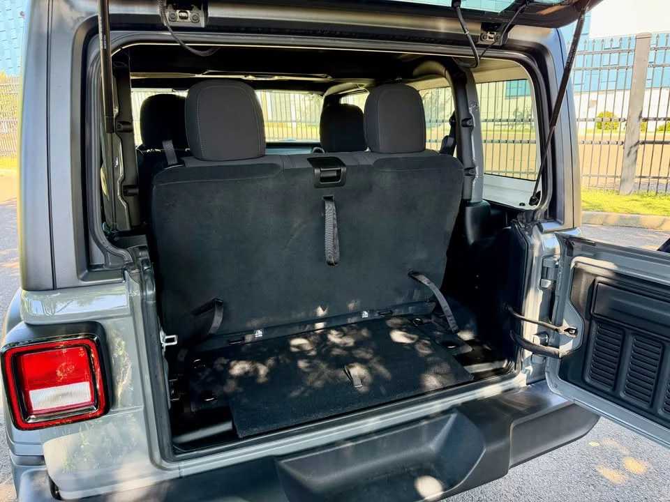 2022 Jeep JL Wrangler - Image 16 of 20