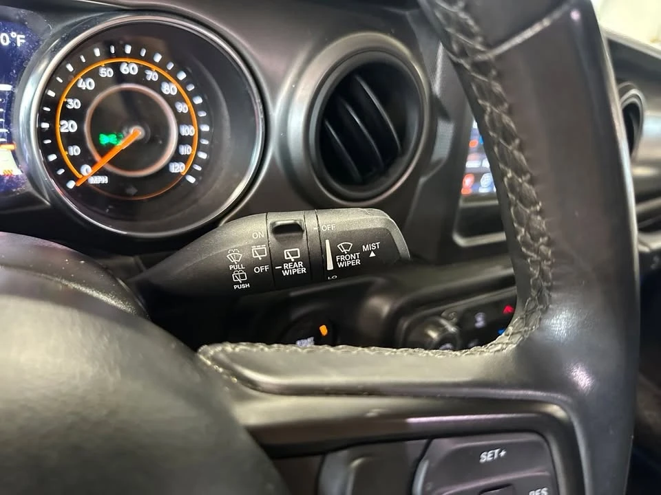 2022 Jeep JL Wrangler - Image 18 of 20