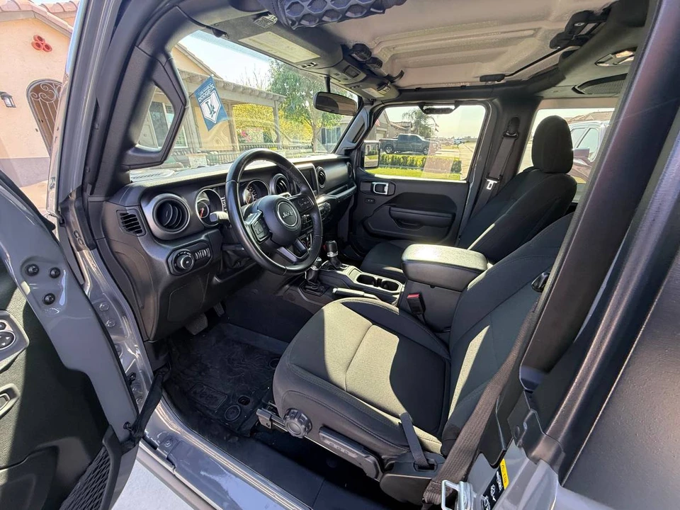 2022 Jeep JL Wrangler - Image 10 of 11