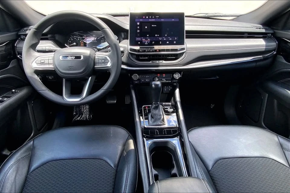 2022 Jeep Compass - Image 6 of 10