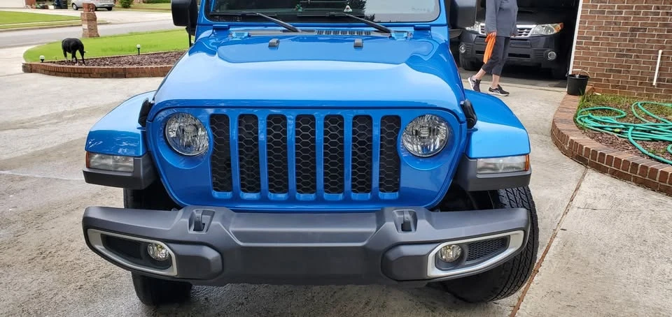 2022 Jeep JT Gladiator - Image 2 of 17