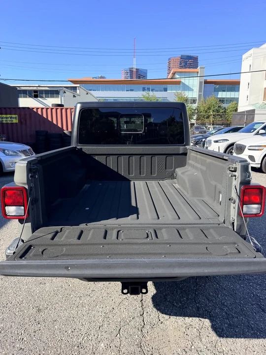 2022 Jeep JT Gladiator - Image 18 of 20