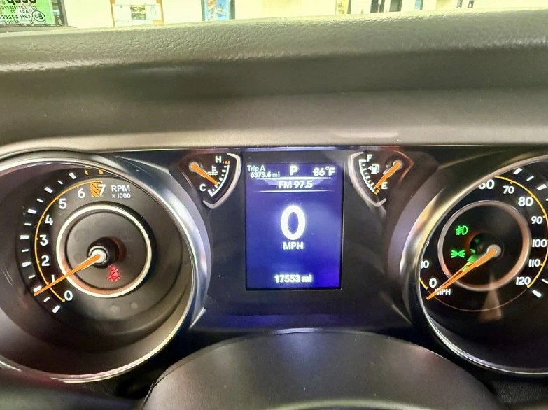 2022 Jeep JT Gladiator - Image 19 of 19